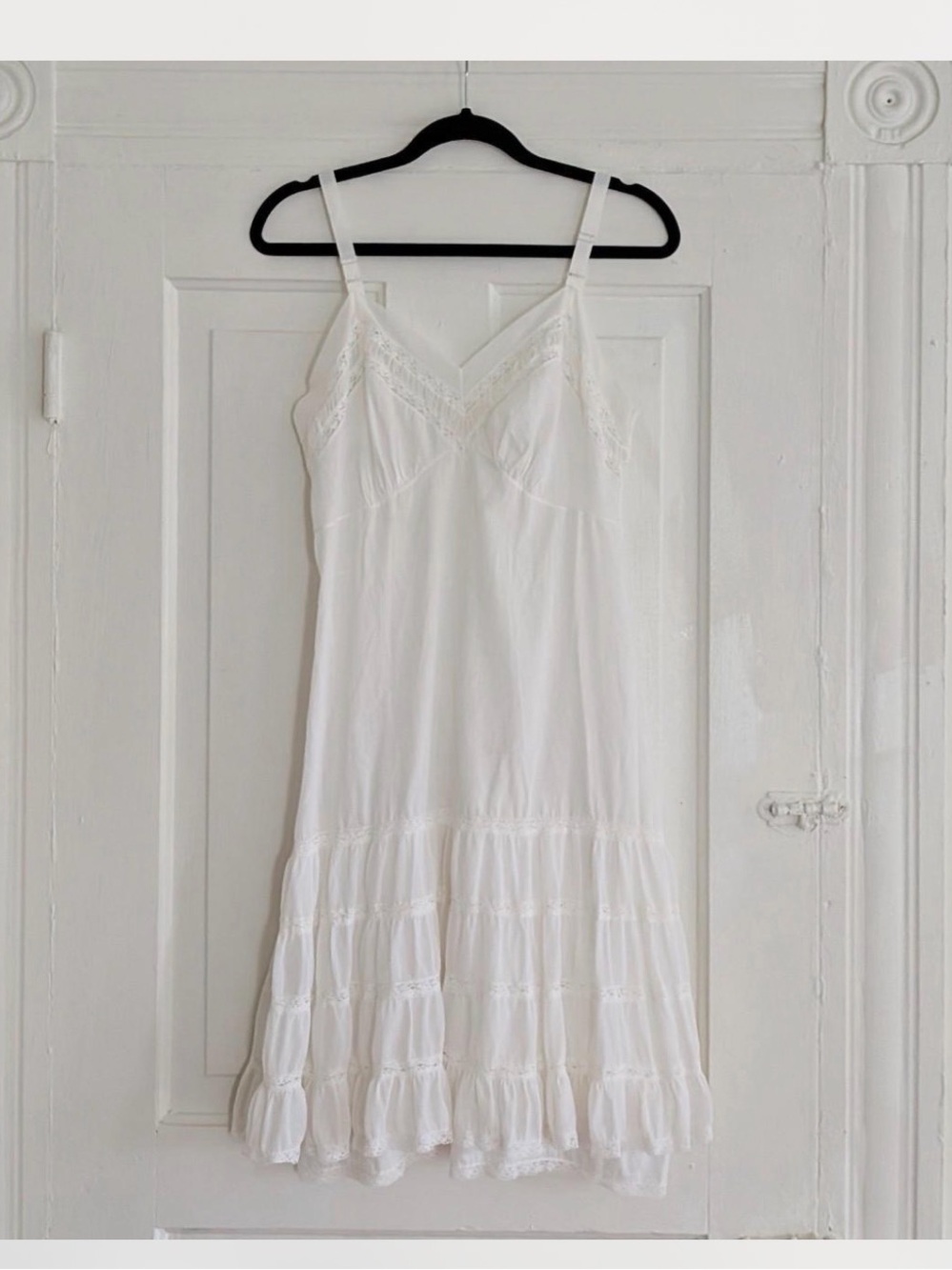 Vintage 1950s-60s White Lace Tiered Slip Nightgown| Vanity Fair S/M